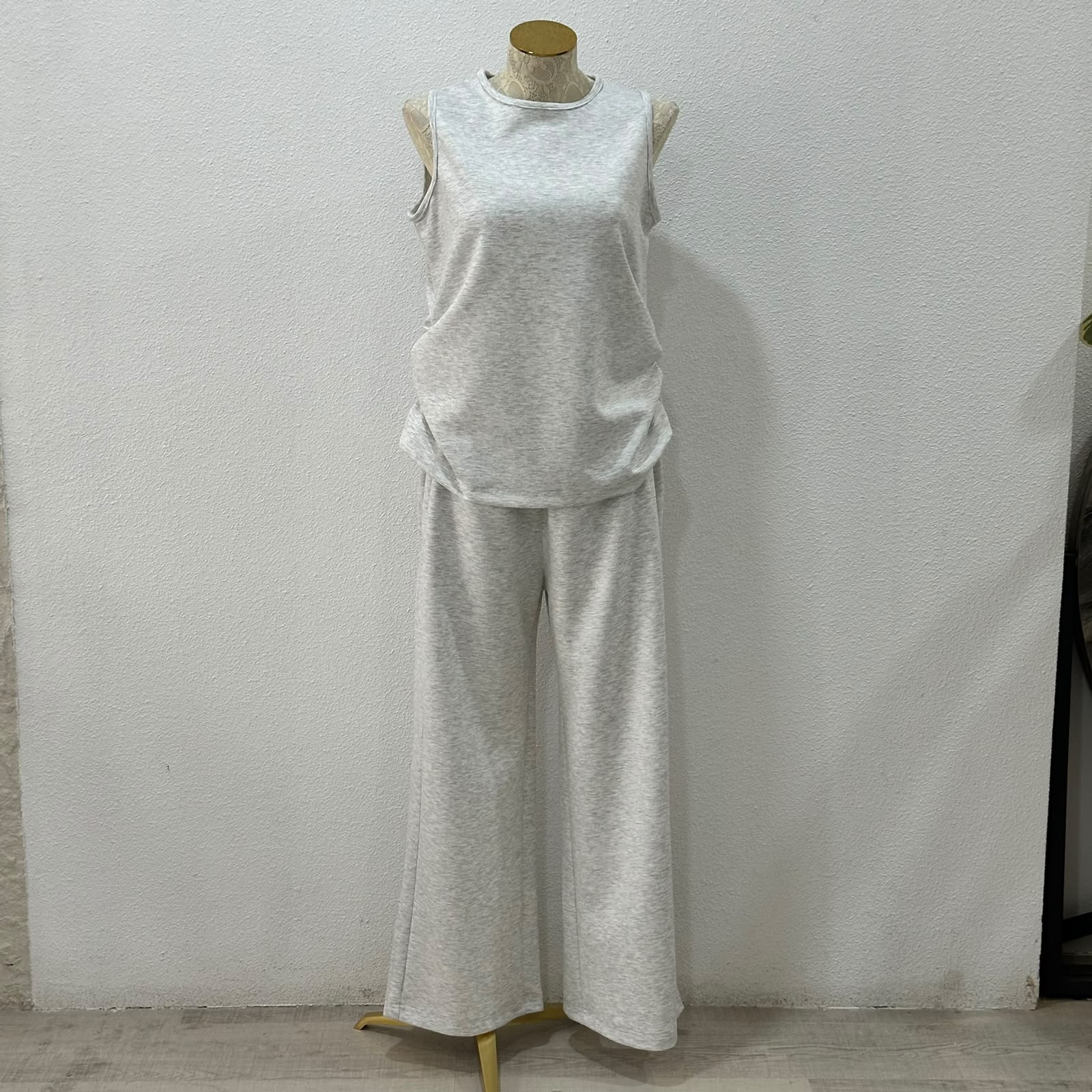 بدلة نسائي