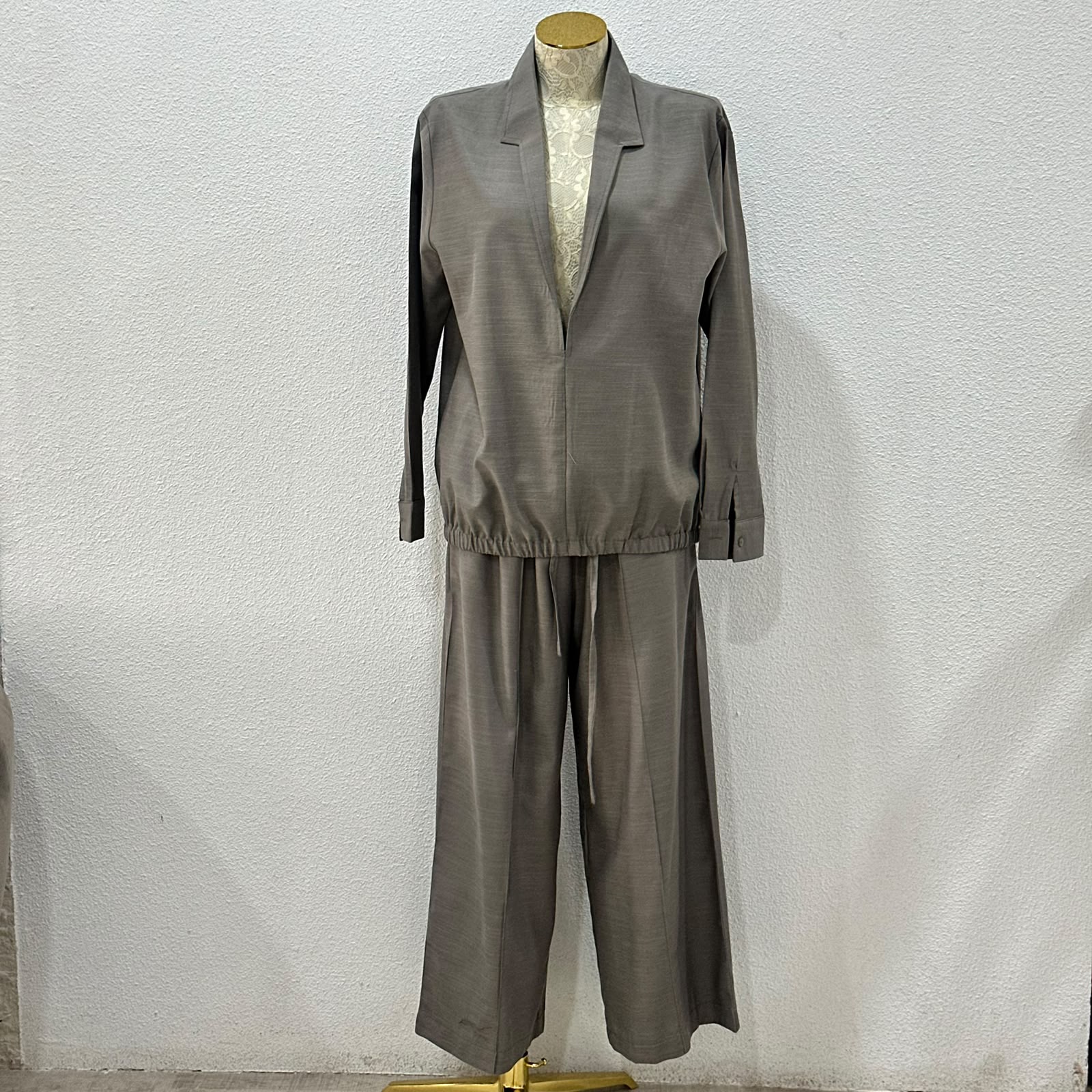 بدلة نسائي