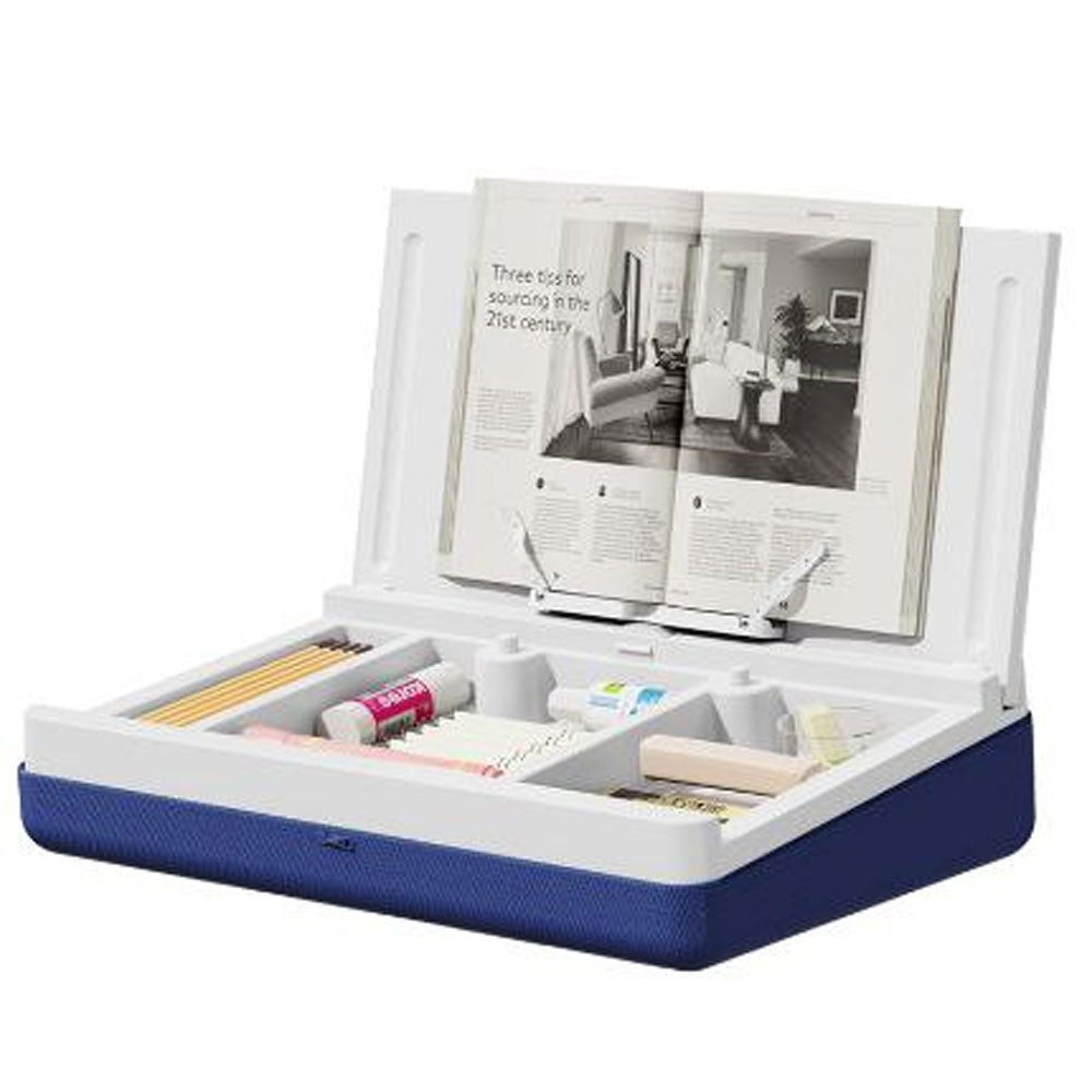 طاولة الدراسة بمساحة للأقلام