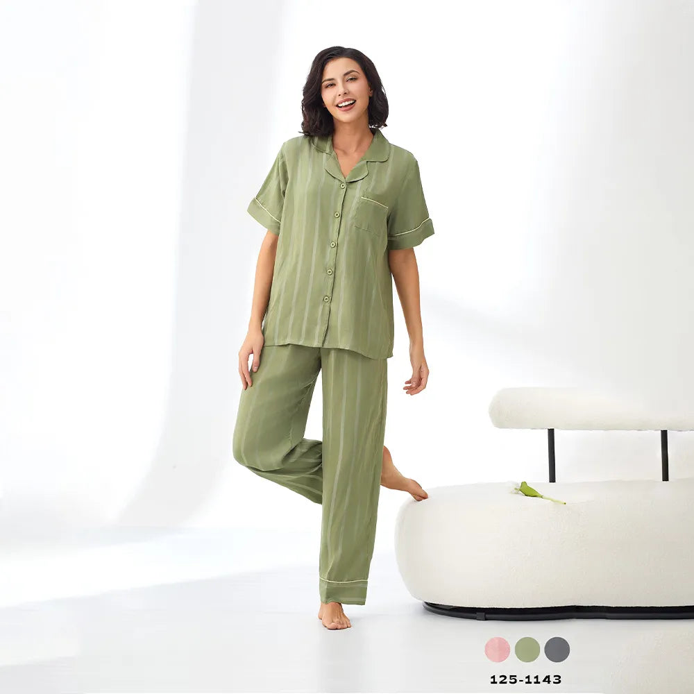 بيجامة نسائي بصف ازرار