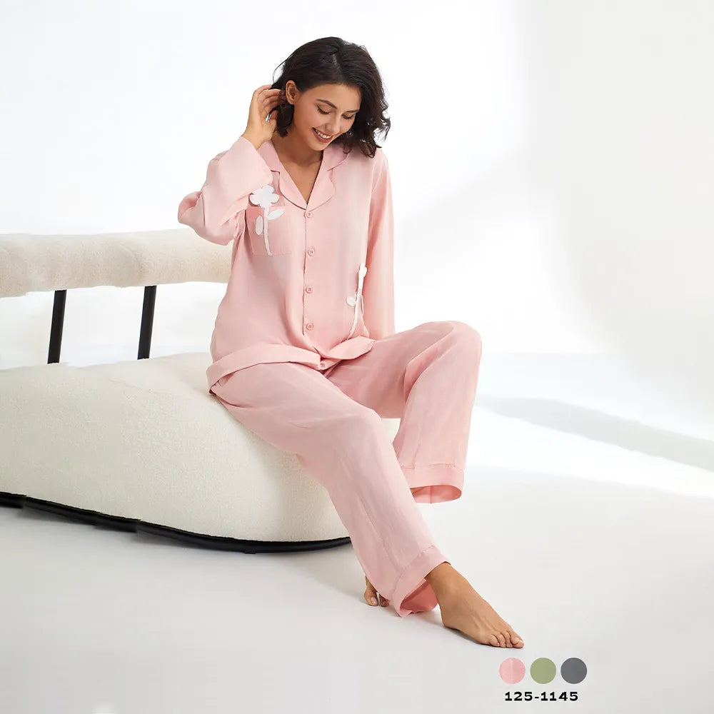 بيجامة نسائي مزينة