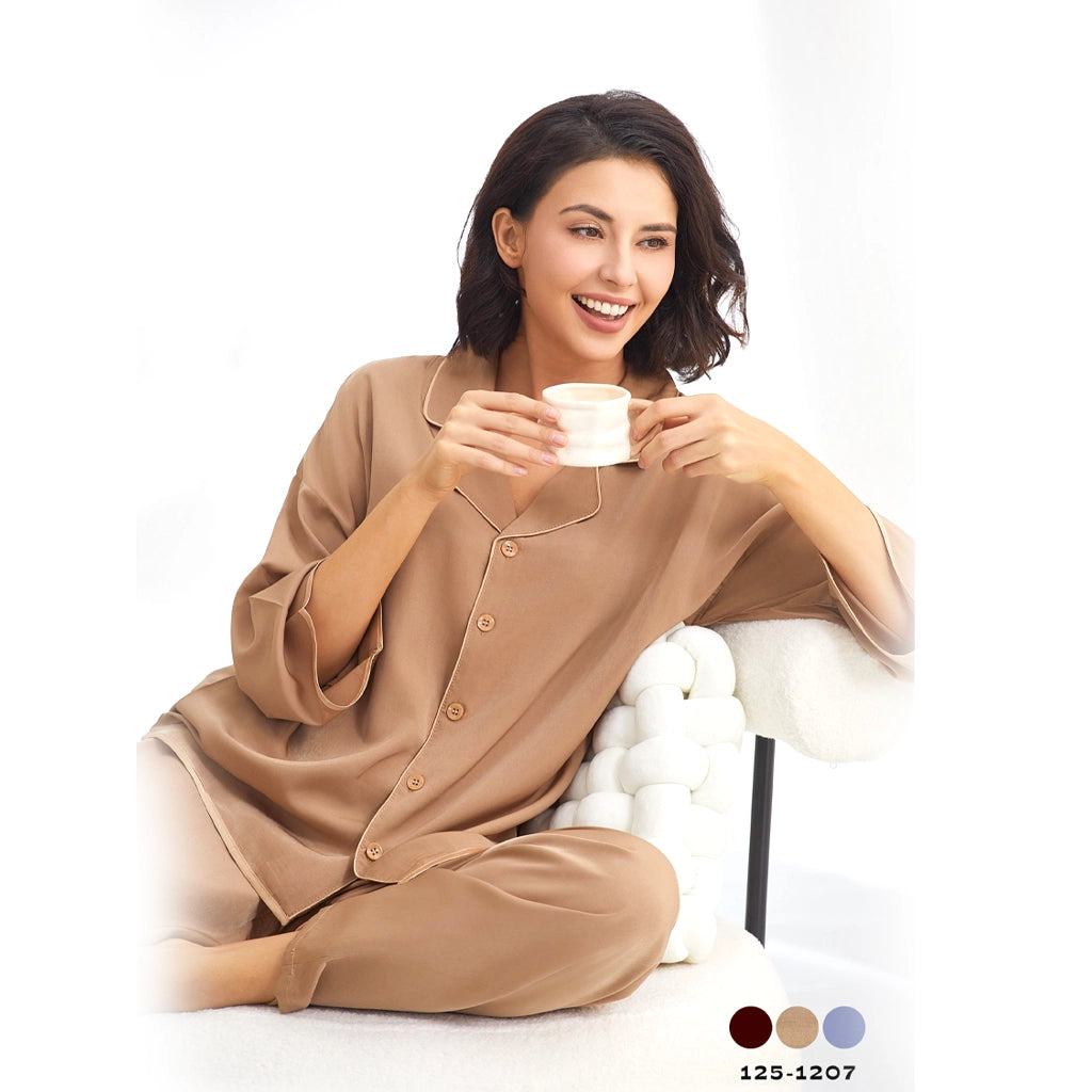 بيجامة نسائي بحواف