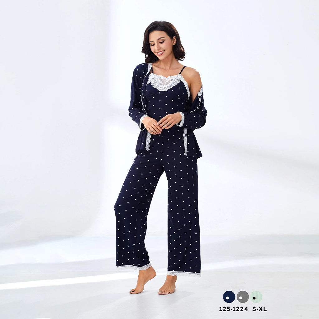 بيجامة نسائى منقطة