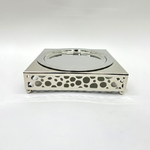 طبق تقديم أرز بقاعدة معدنية