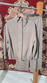 بدلة نسائي عملي