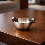 وعاء تقديم معدني صغير