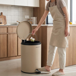 سلة مهملات بدواسة قدم