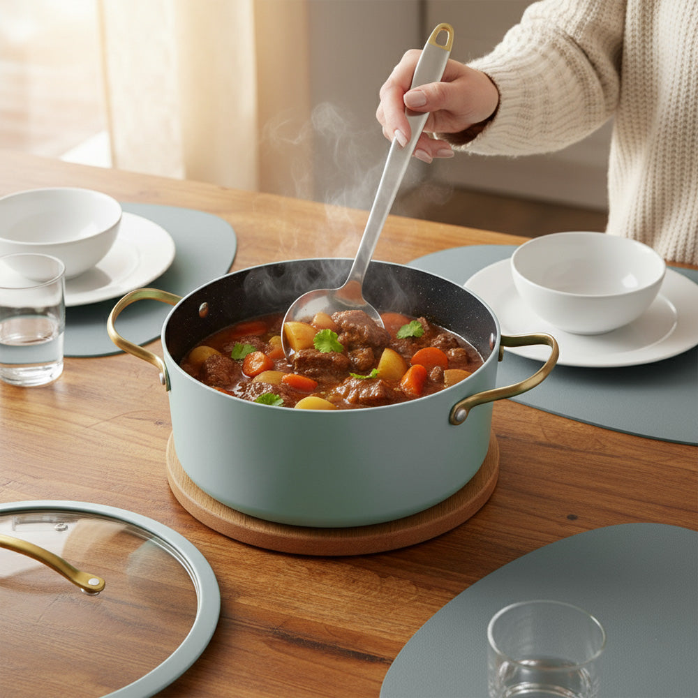 قدر طهي غير لاصق بغطاء زجاجي - 20/22/24 سم، اللون: أزرق فاتح وذهبي