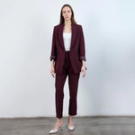 جاكيت نسائي بياقة ممددة