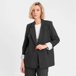 جاكيت نسائي بياقة بشكل هندسي