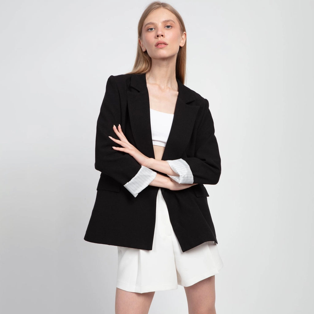 جاكيت نسائي بكفة كم