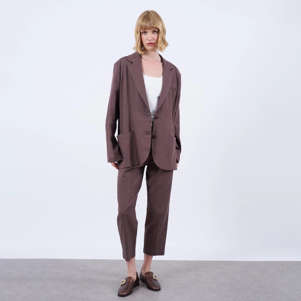 جاكيت نسائي بجيبان كبار