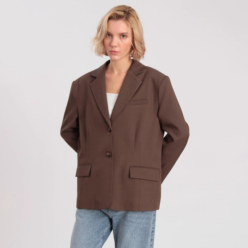 جاكيت نسائي بياقة ٧