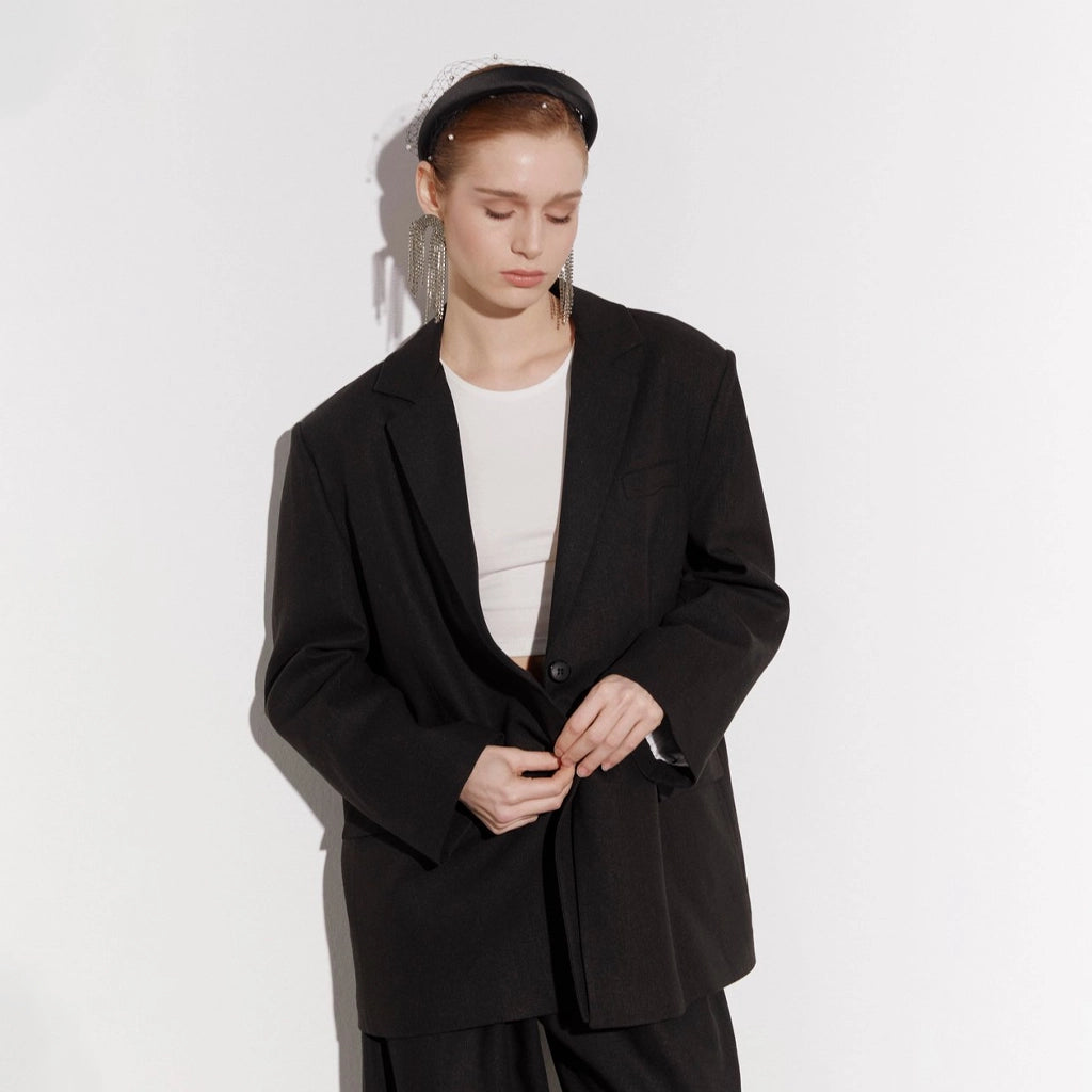 جاكيت نسائي بجيبان كبار