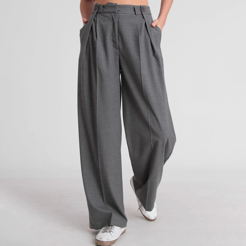 بنطلون نسائي عريض بكسرات