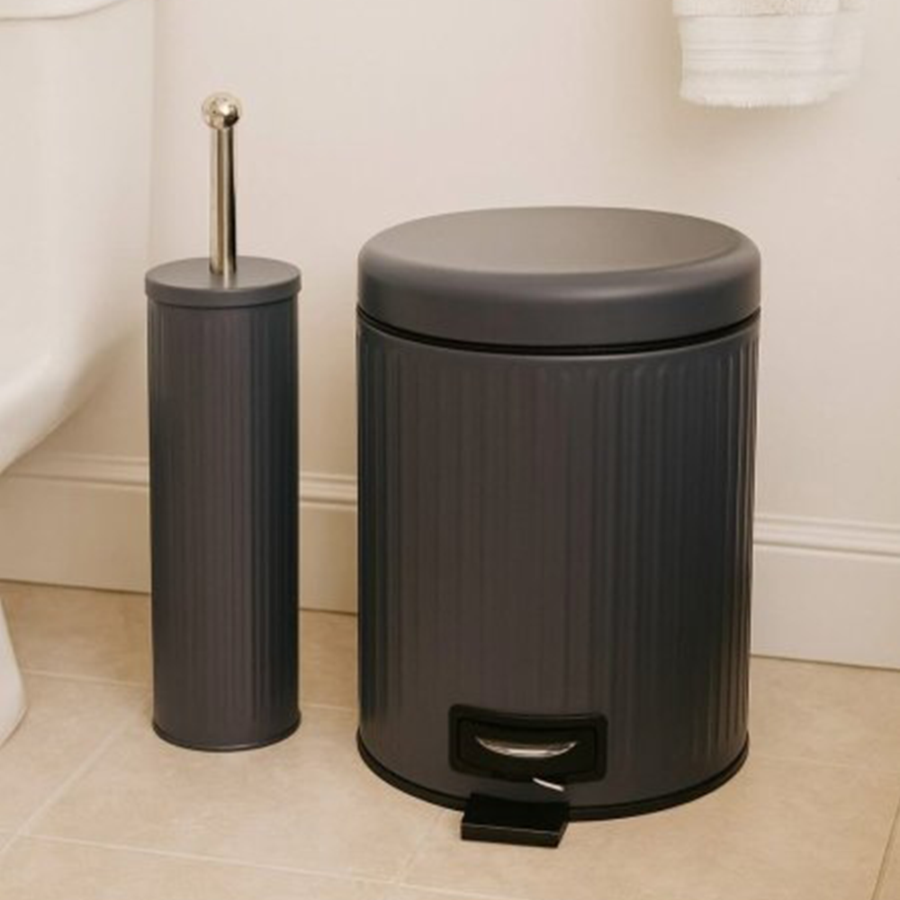 طقم سلة مهملات وفرشاة مرحاض