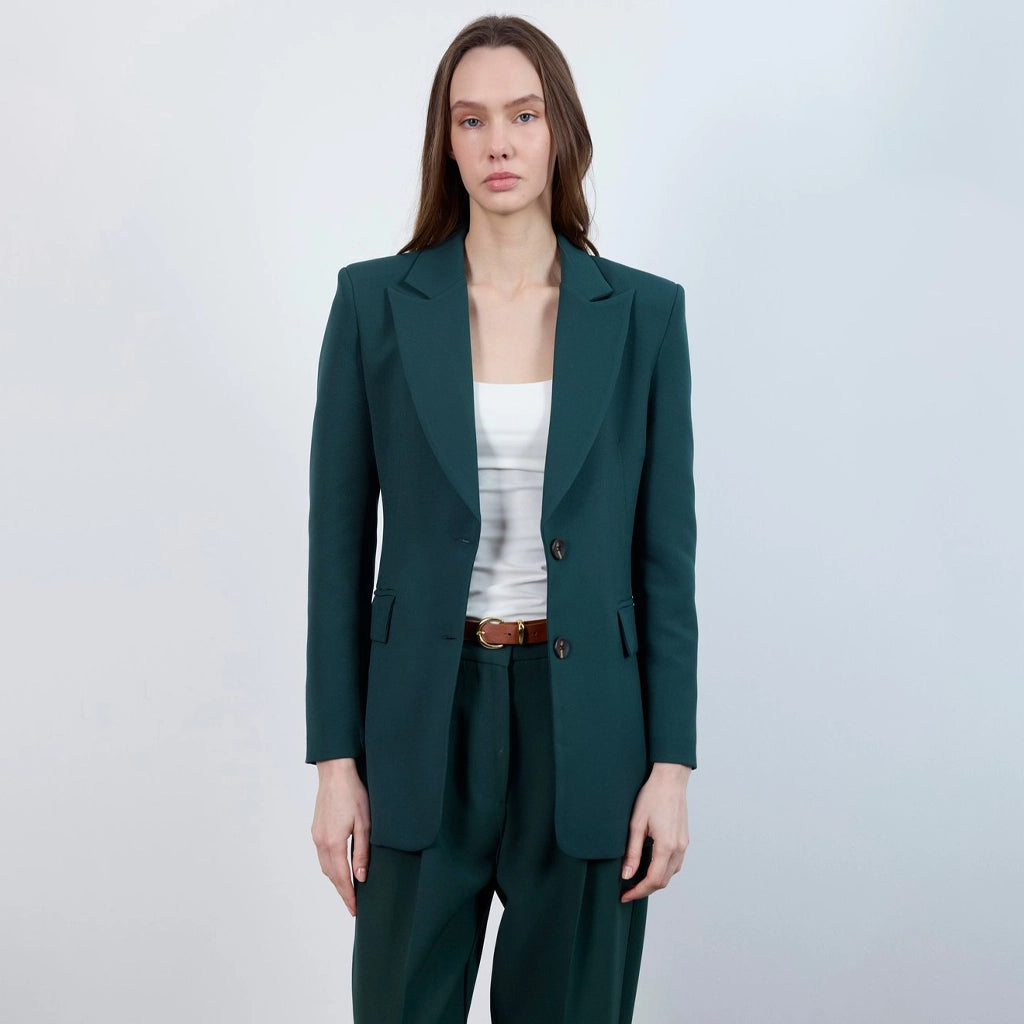 جاكيت نسائي بياقة ٧