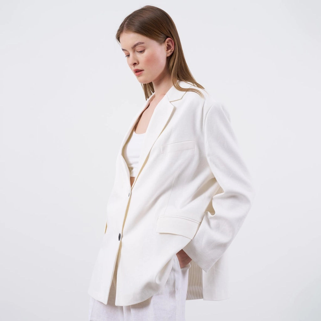 جاكيت نسائي عريض