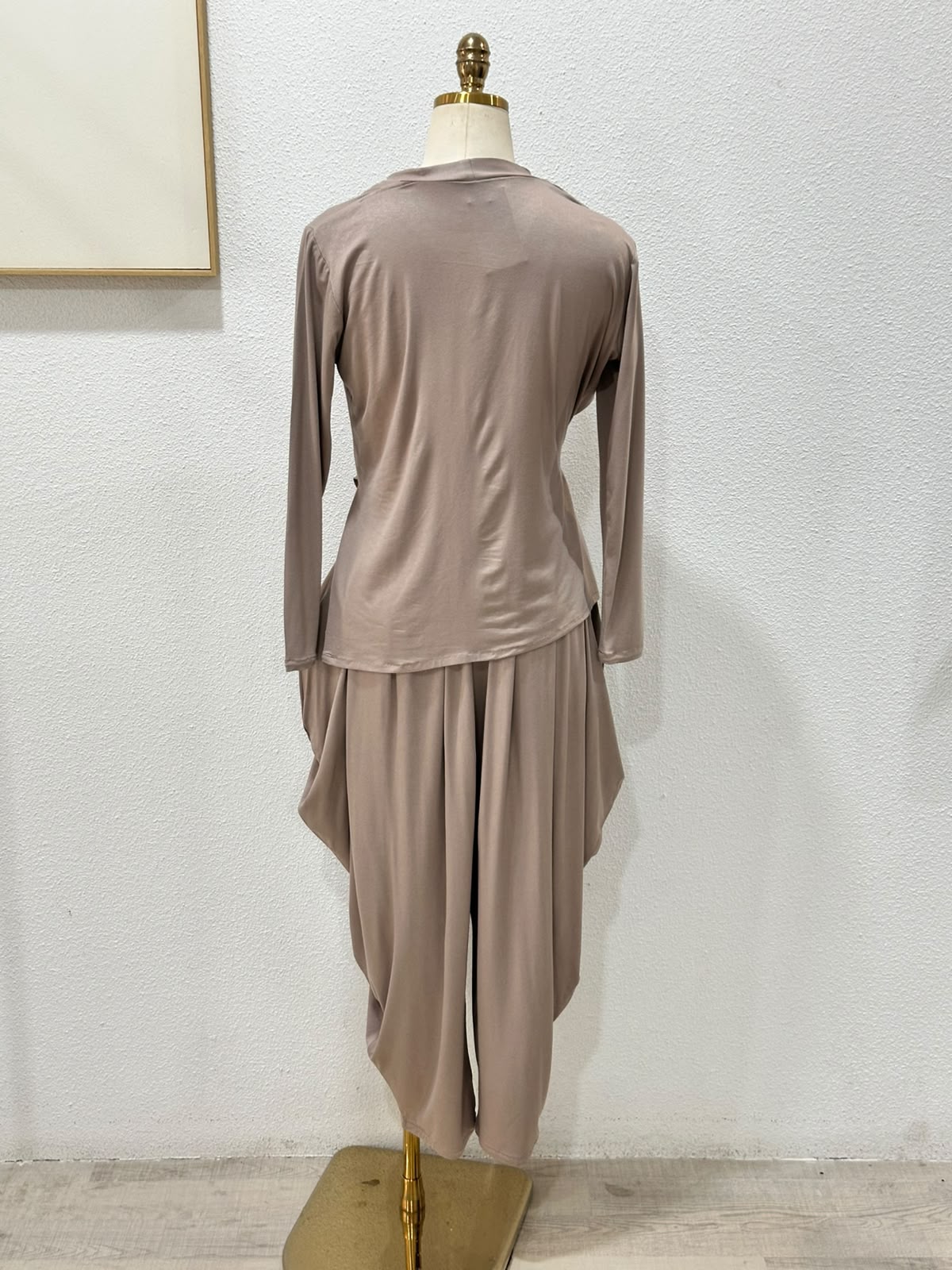 بدلة نسائي