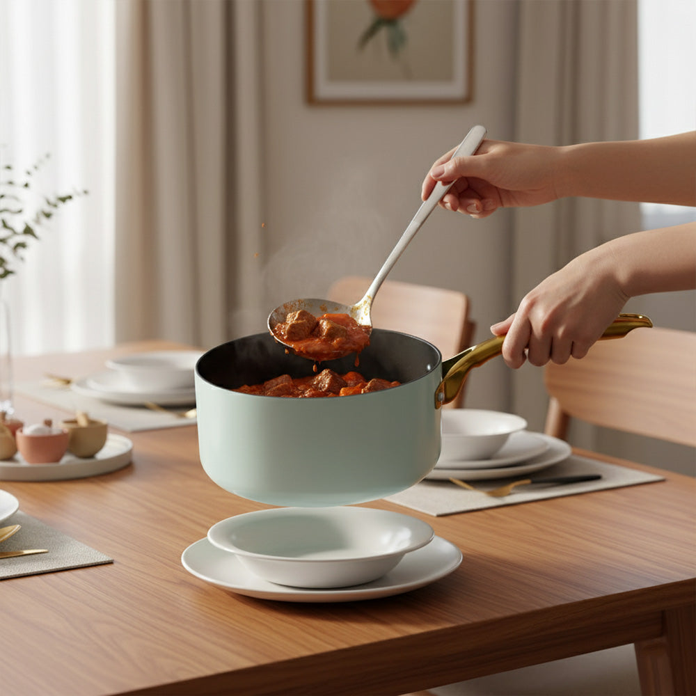 وعاء طهي غير لاصق مقاس 18/20 سم - اللون: أبيض وأزرق نعناعي