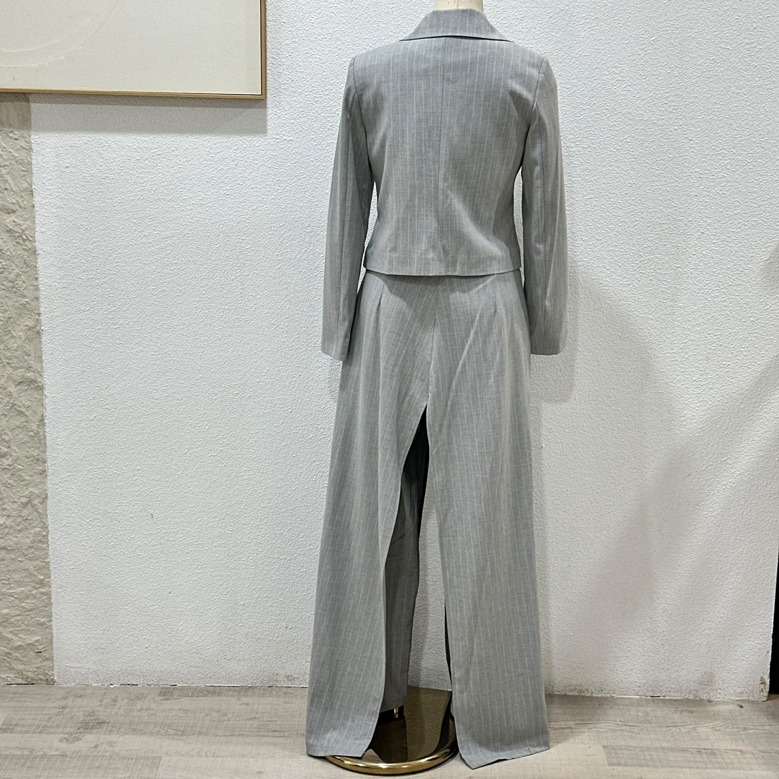 بدلة نسائي