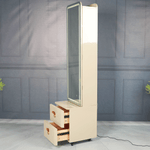 خزانة مع علاقات وأرفف وأدراج