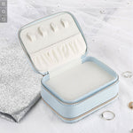 ‏صندوق مجوهرات بسحاب مع مرآة