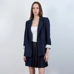 جاكيت نسائي بياقة بشكل هندسي