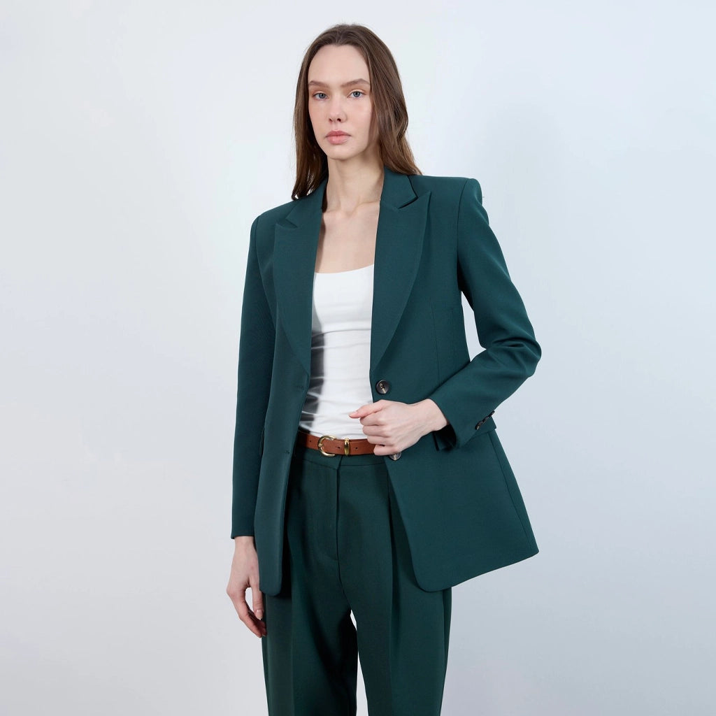 جاكيت نسائي بياقة ٧