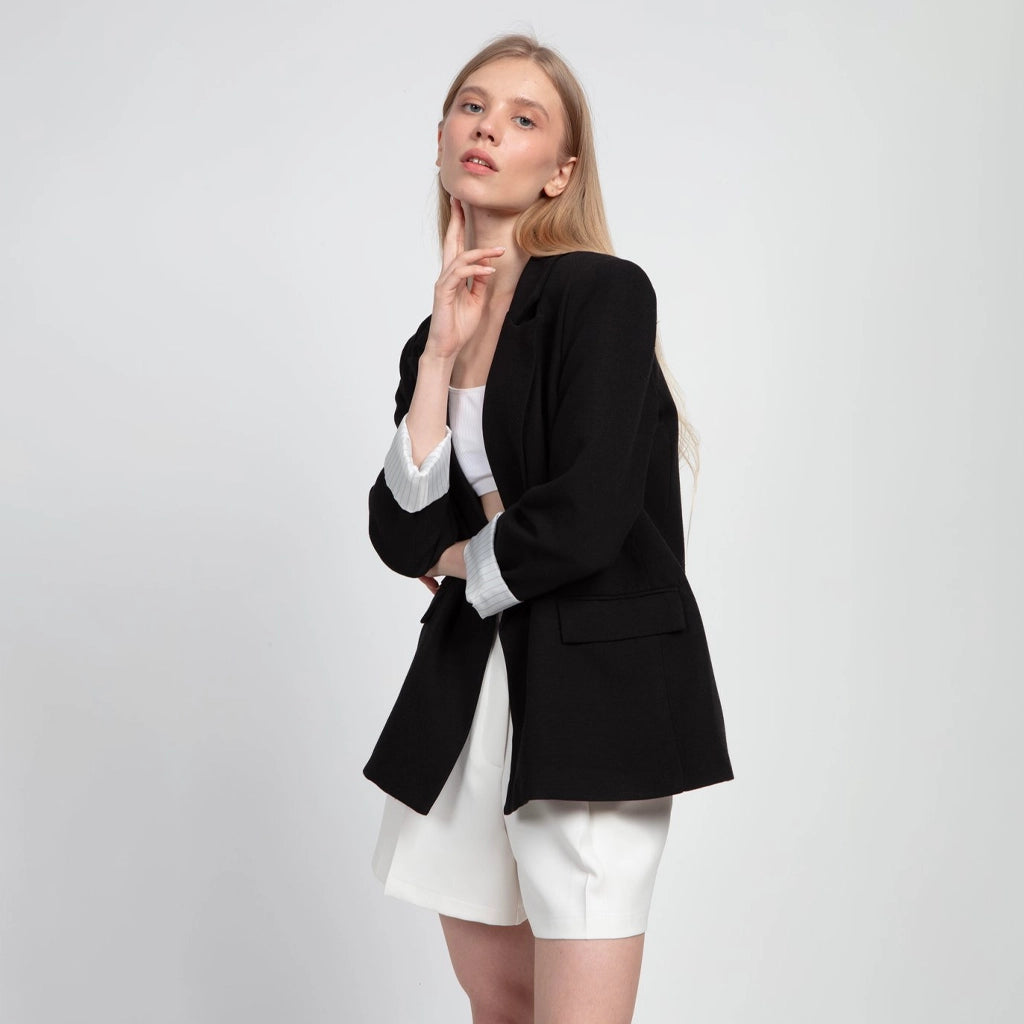 جاكيت نسائي بكفة كم