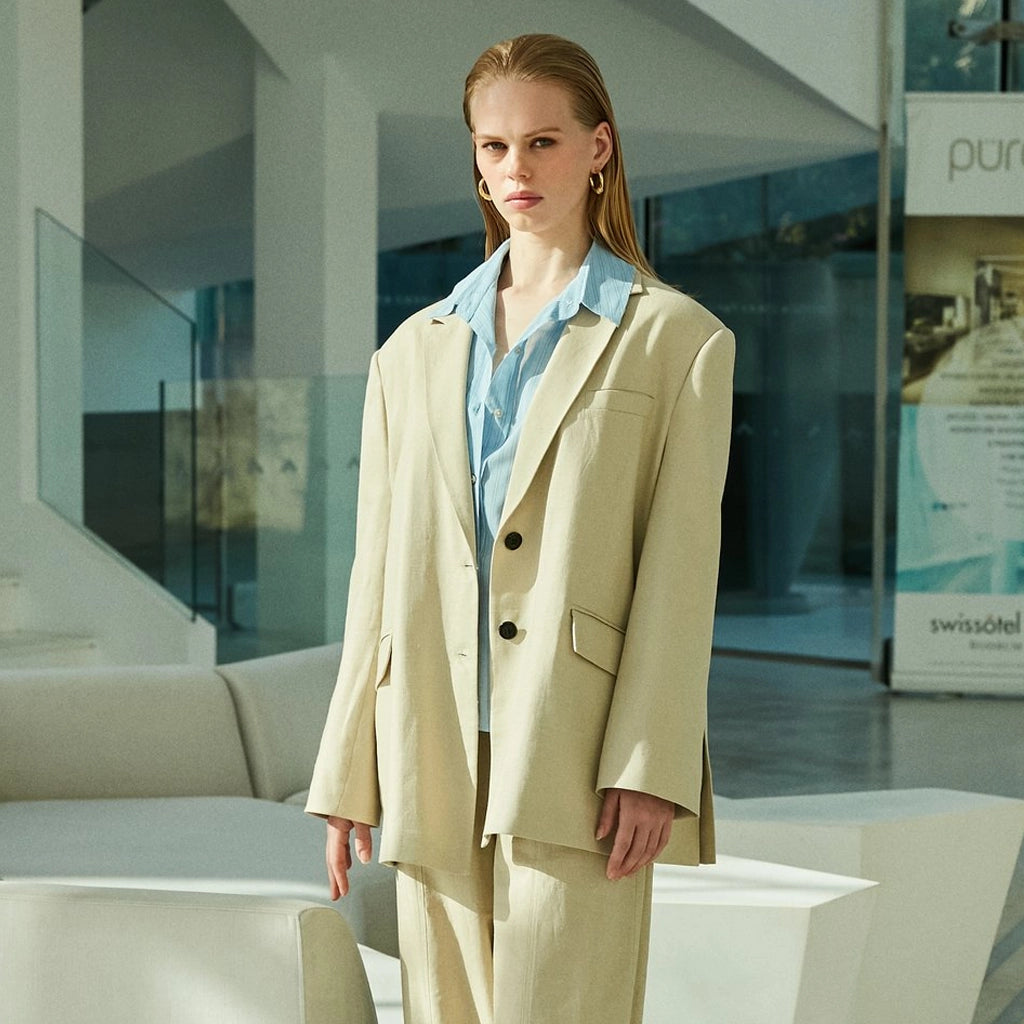 جاكيت نسائي عريض