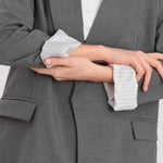 جاكيت نسائي بياقة بشكل هندسي