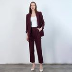 جاكيت نسائي بياقة ممددة