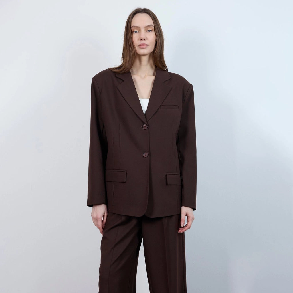 جاكيت نسائي بياقة ٧