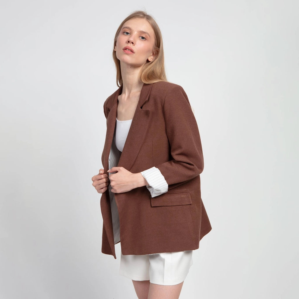 جاكيت نسائي بكفة كم