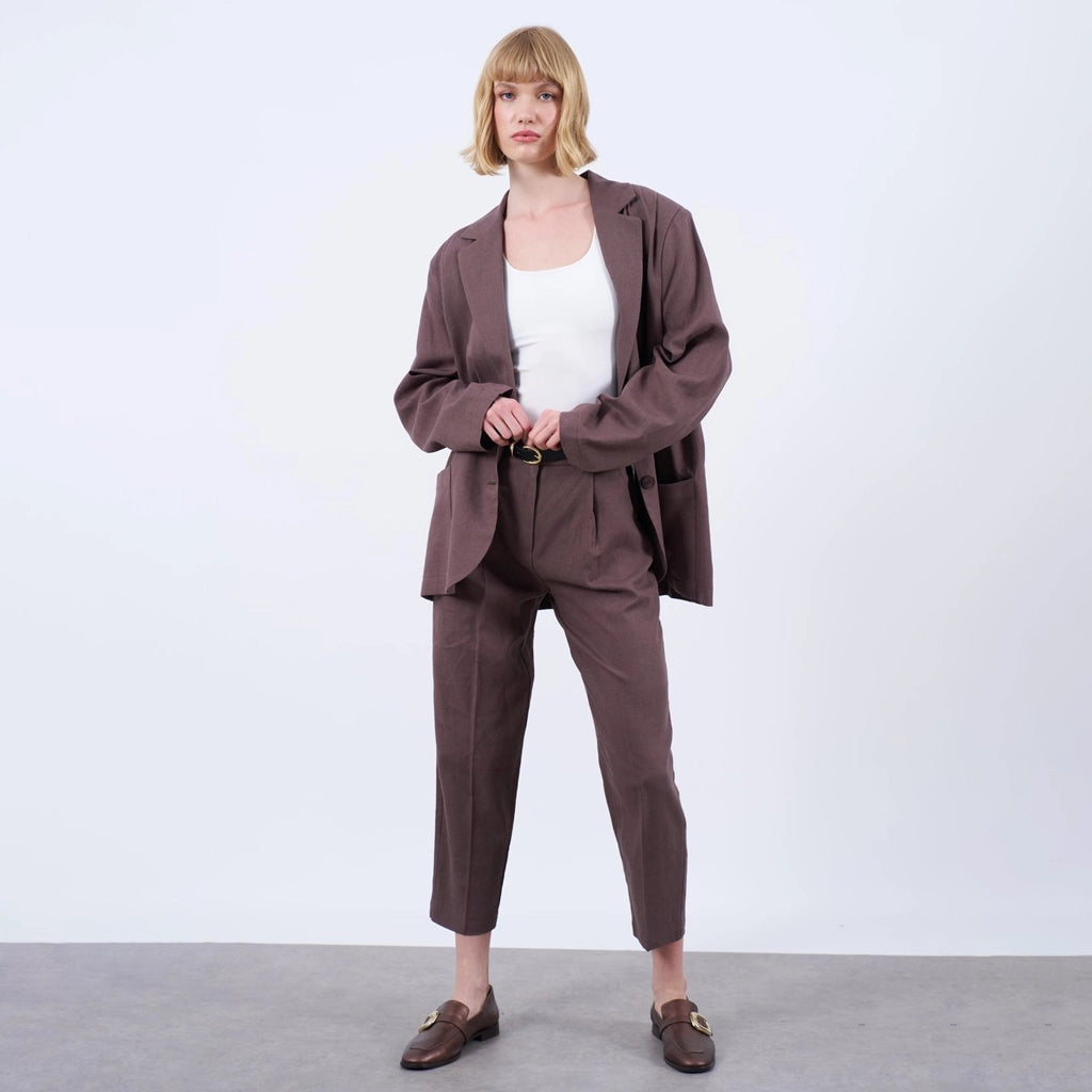 جاكيت نسائي بجيبان كبار