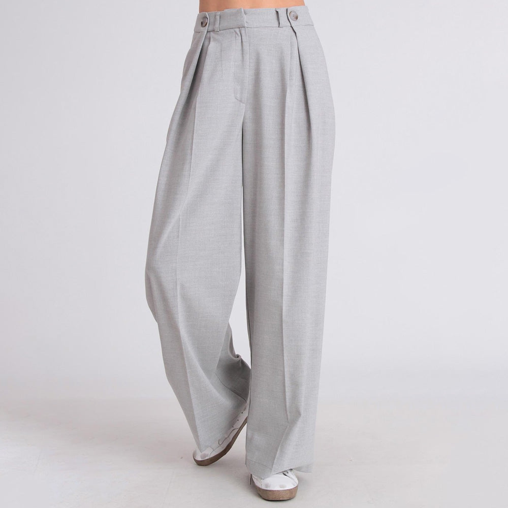 بنطلون نسائي عريض بكسرات