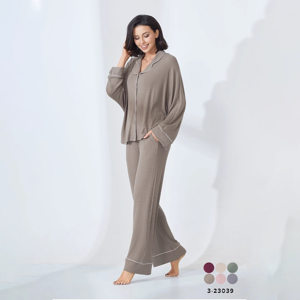 بيجامة نسائي