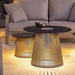 طاولة معدنية بإضاءة طاقة شمسية