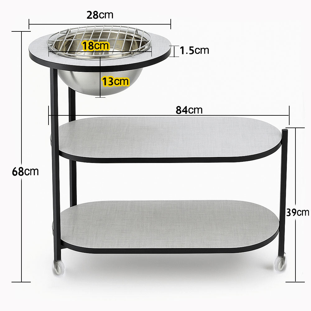 طاولة خشب وعدة شواء معدنية
