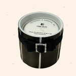 شمعة عطرية برائحة فاخرة