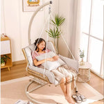 كرسي على شكل سلة معلقة