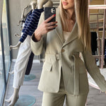 جاكيت نسائي بحزام