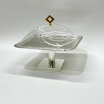 طبق تقديم كيك بغطاء كبير