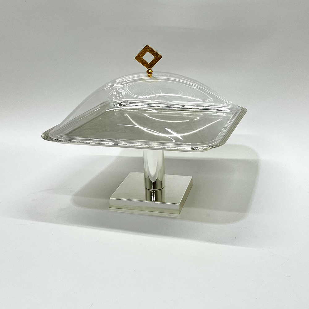 طبق تقديم كيك بغطاء كبير