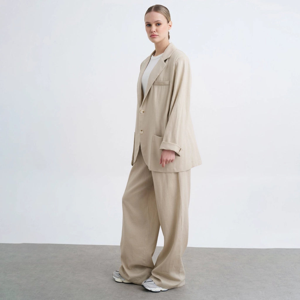 جاكيت نسائي بجيبان كبار