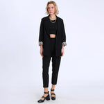 جاكيت نسائي بياقة ممددة