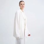 جاكيت نسائي بجيبان كبار