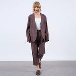 جاكيت نسائي بجيبان كبار