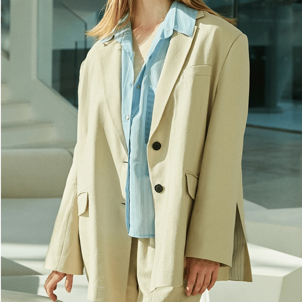 جاكيت نسائي عريض